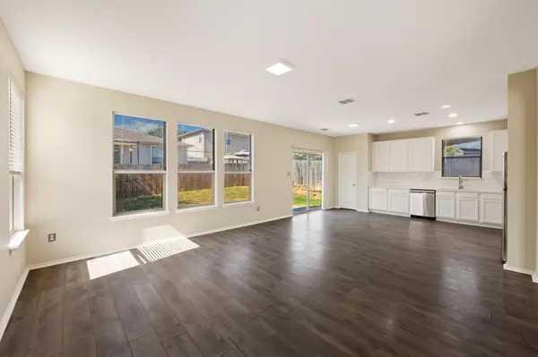 Schertz, TX 78108,5744 Columbia