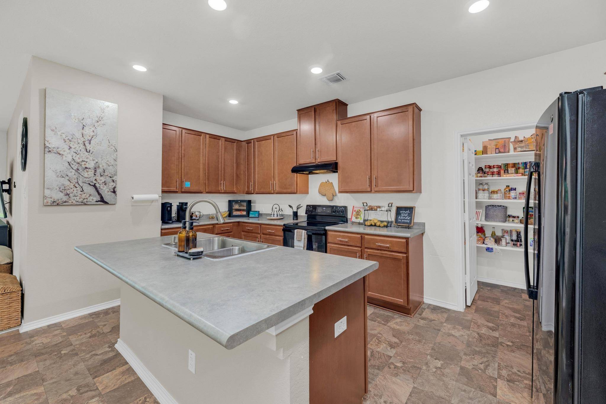 Taylor, TX 76574,136 Everglades Ave