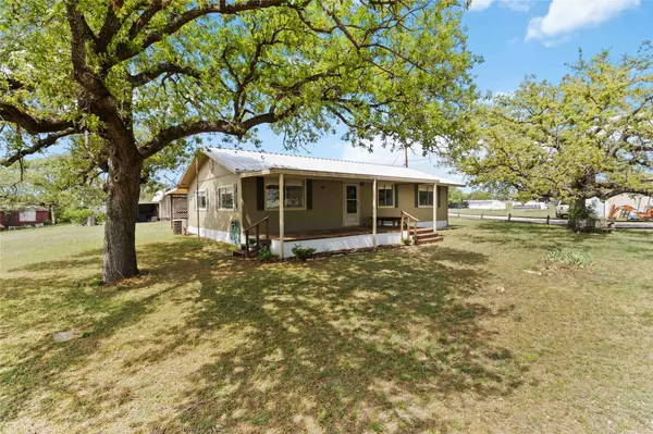 1515 Bee LN, Tow, TX 78672