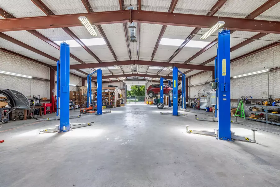 320 S Wilcox ST, Rockdale, TX 76567