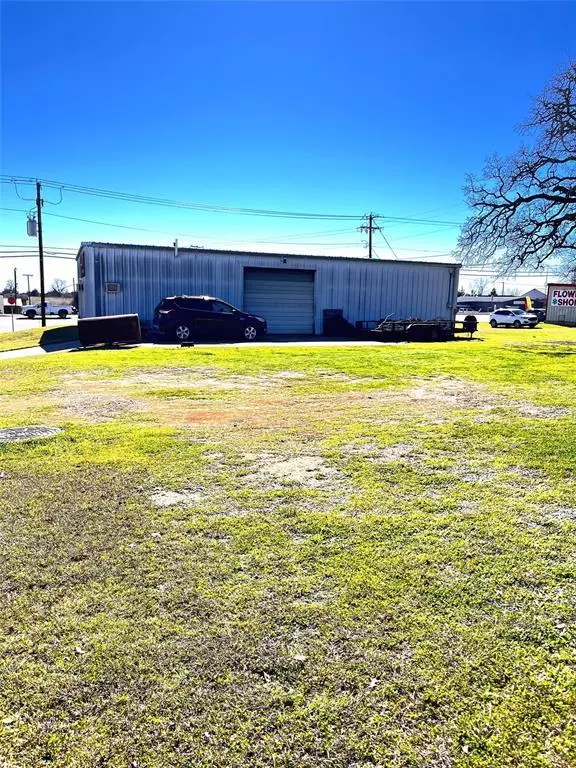 Rockdale, TX 76567,1608 W Cameron Ave