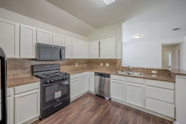 Taylor, TX 76574,3006 Greenlawn ST