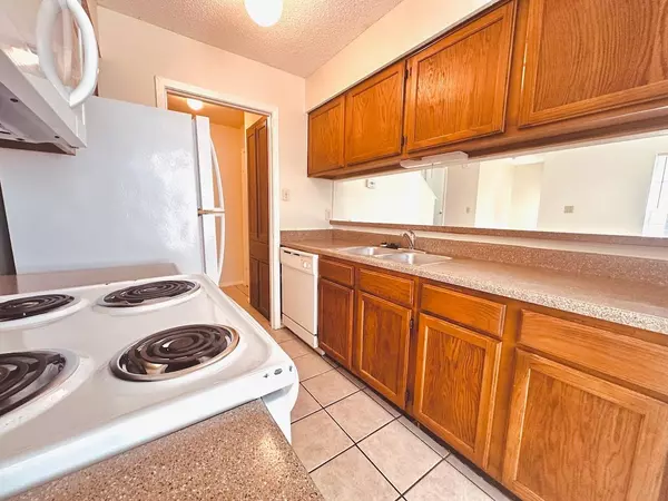 Austin, TX 78741,2004 Kirksey DR #D