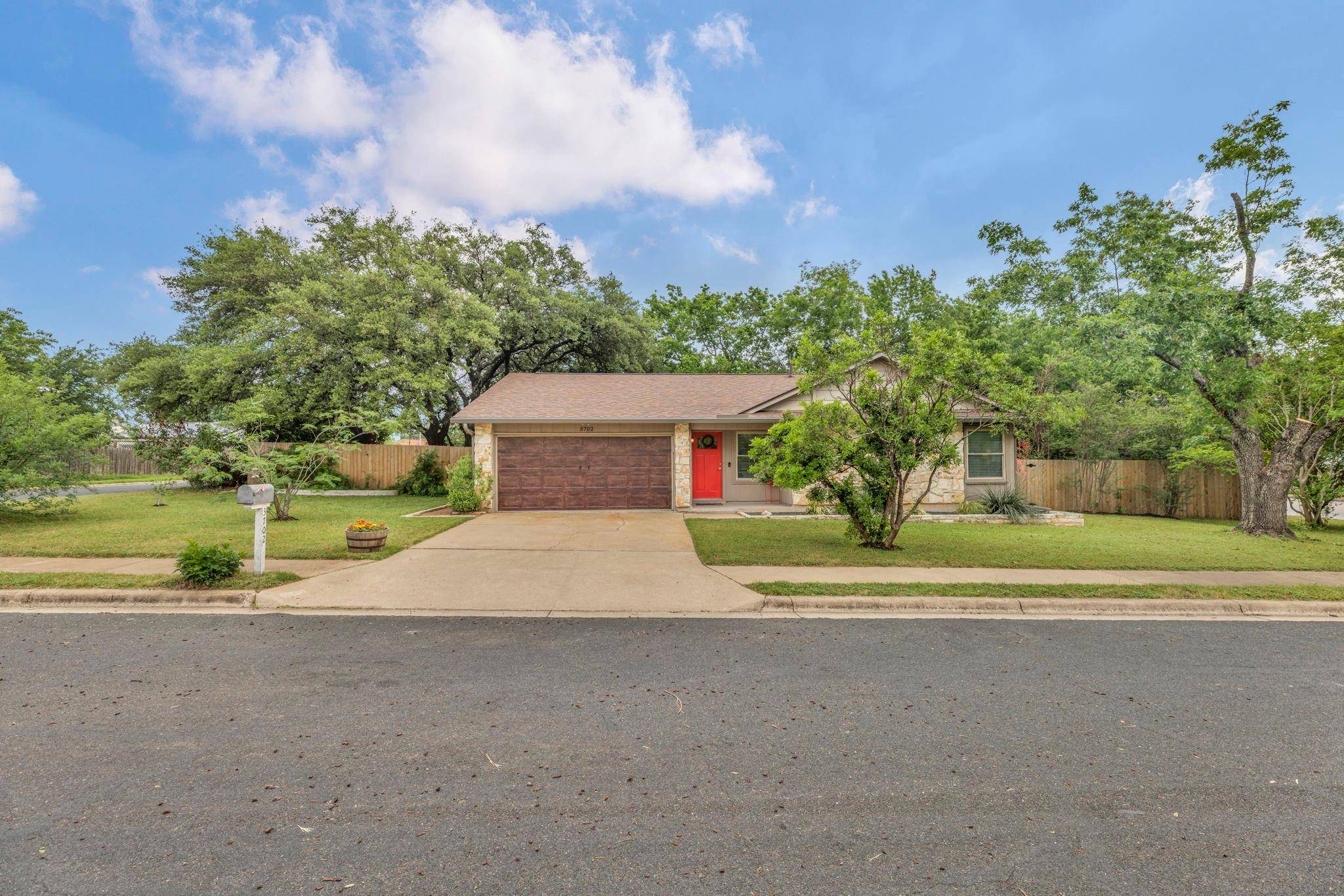 3702 Tattershall LN,  Austin,  TX 78727