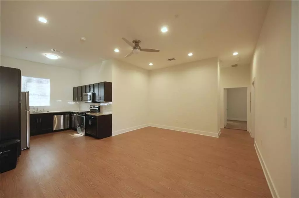 Round Rock, TX 78664,2400 Louis Henna BLVD #105