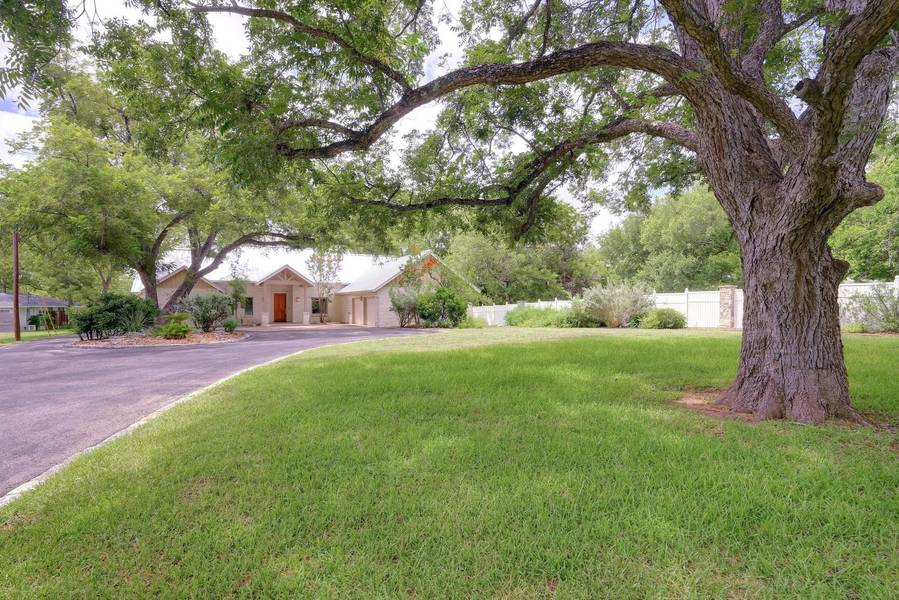 1440 Flite Acres RD, Wimberley, TX 78676