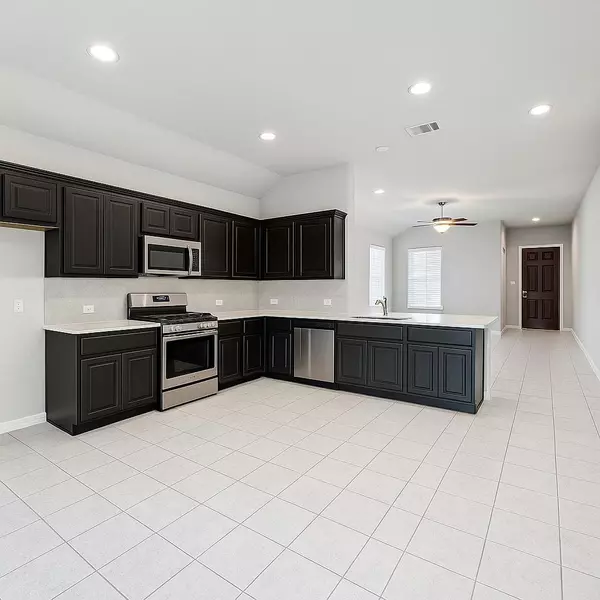 Round Rock, TX 78665,913 Centerra Hills CIR