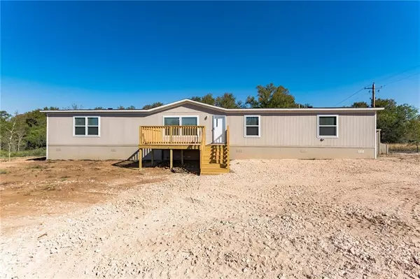 110 Denman RD,  Luling,  TX 78648