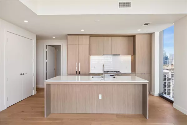 Austin, TX 78701,44 East Ave