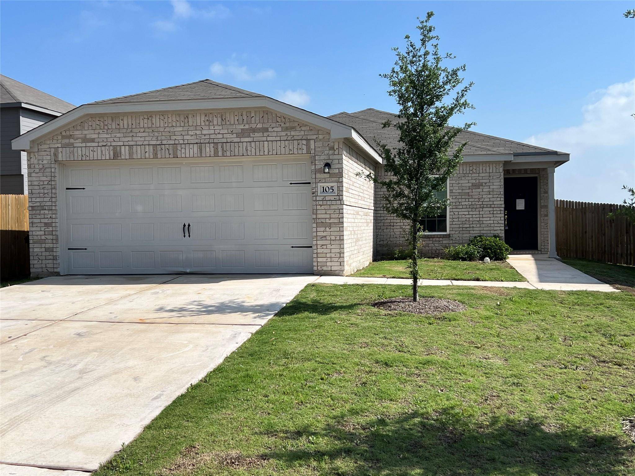 105 Riverdale DR, Jarrell, TX 76537