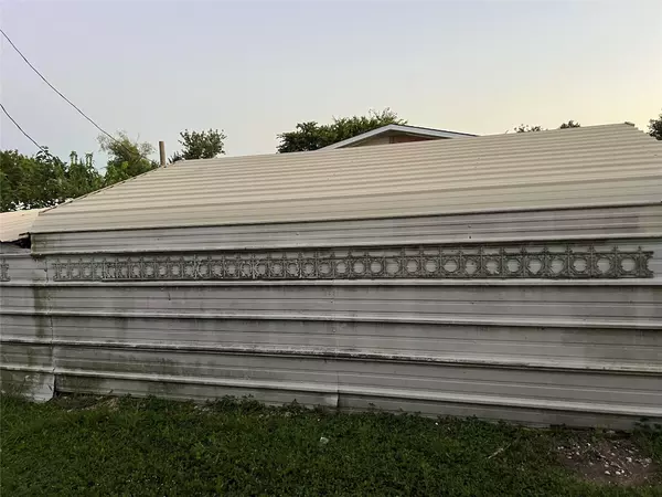 Bartlett, TX 76511,535 State ST