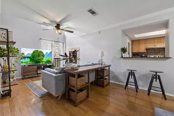3627 Menchaca RD #216,  Austin,  TX 78704