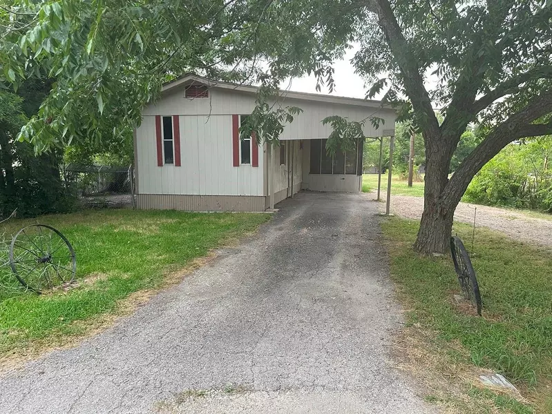 303 S Granger ST, Granger, TX 76530