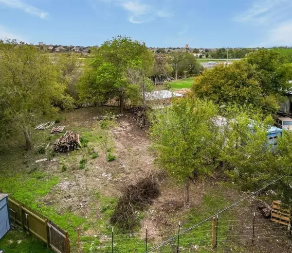324 Knox DR, Buda, TX 78610