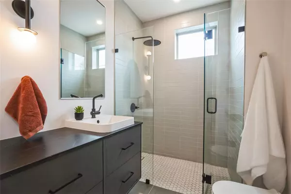 Austin, TX 78752,700 Denson DR #1101