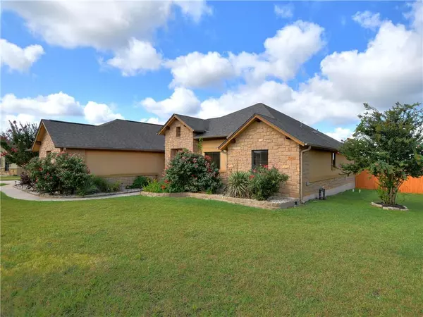 105 Howard LN, Liberty Hill, TX 78642