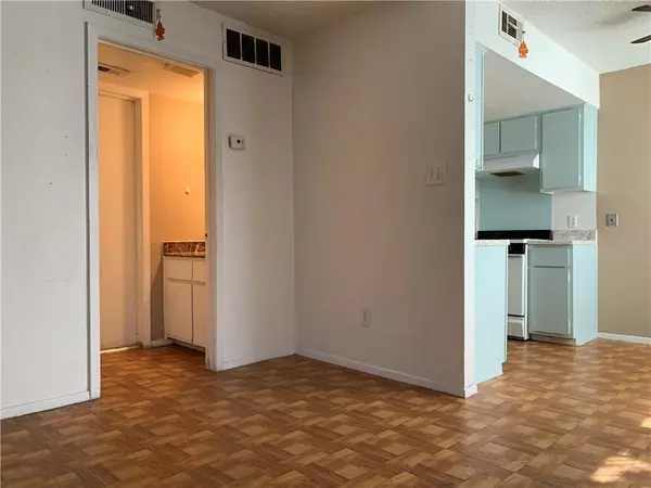 Austin, TX 78744,5916 Little Creek TRL