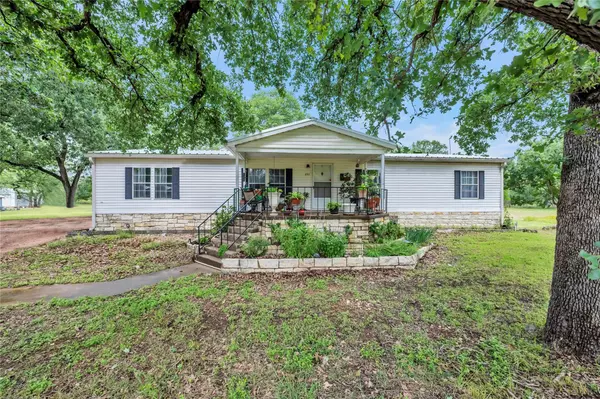 495 Horseshoe DR,  Kingsland,  TX 78639