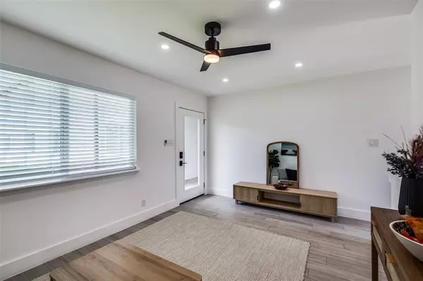 1105 Clayton LN #103, Austin, TX 78723