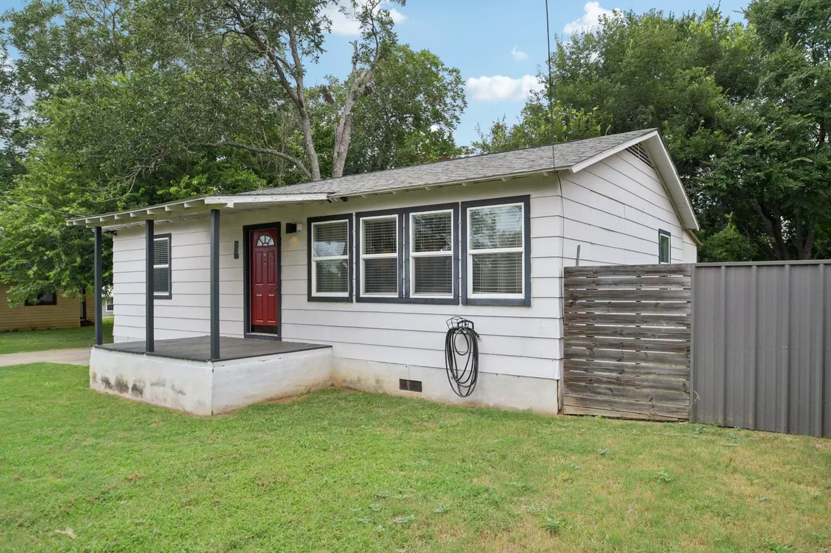 Lexington, TX 78947,716 Third ST