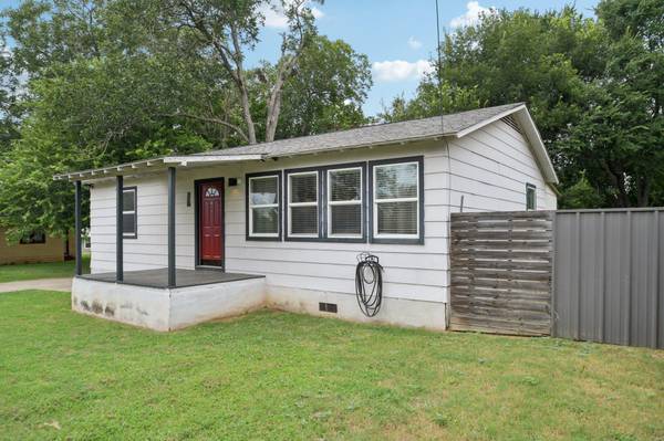 716 Third ST,  Lexington,  TX 78947