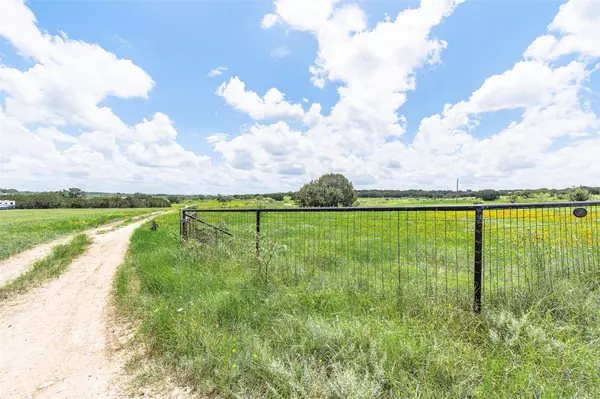 Lampasas, TX 76550,498 County Road 2337