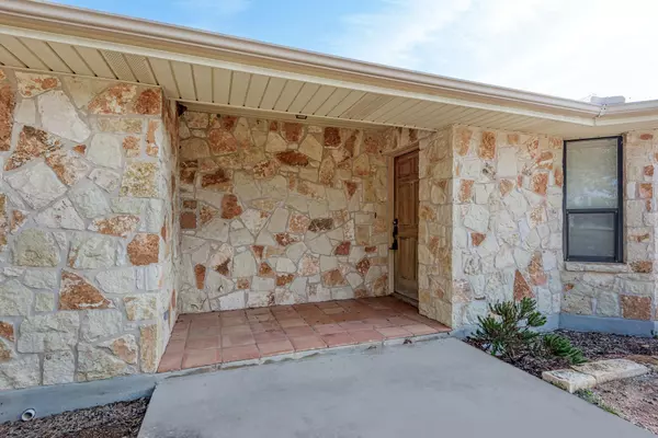 Marble Falls, TX 78654,817 Mountain Creek RD