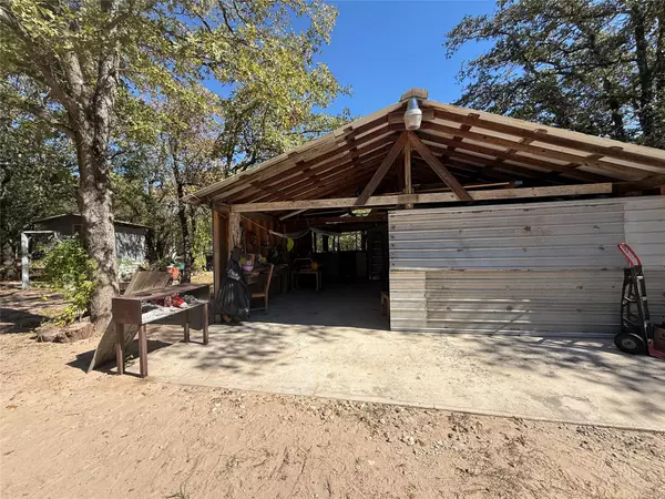 Elgin, TX 78621,680 Hidden Oaks DR