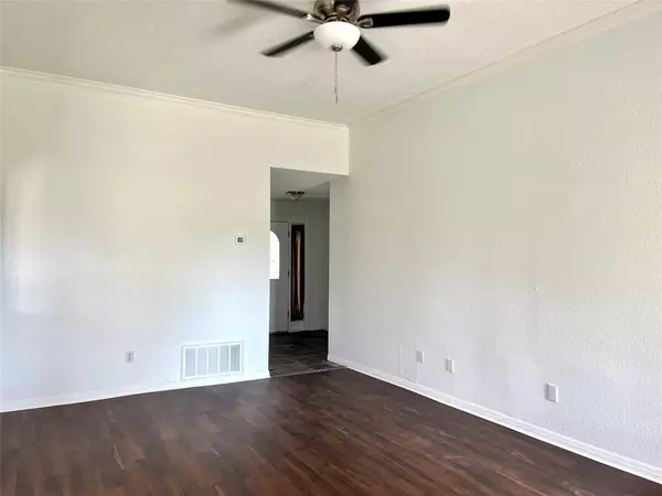 Hutto, TX 78634,107 Hague ST