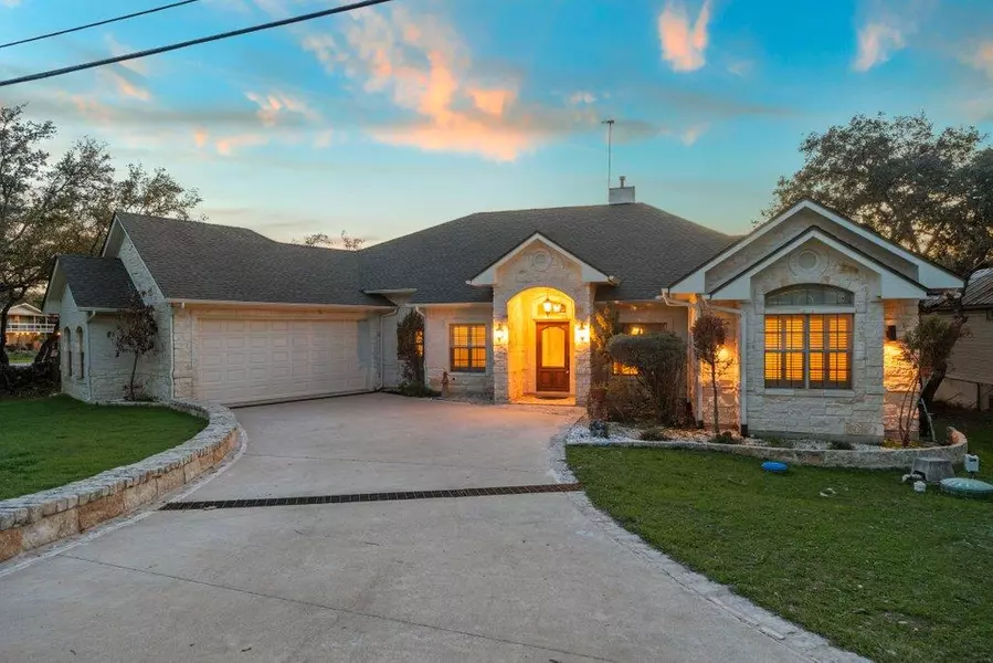 1925 GLENN DR DR, Canyon Lake, TX 78133