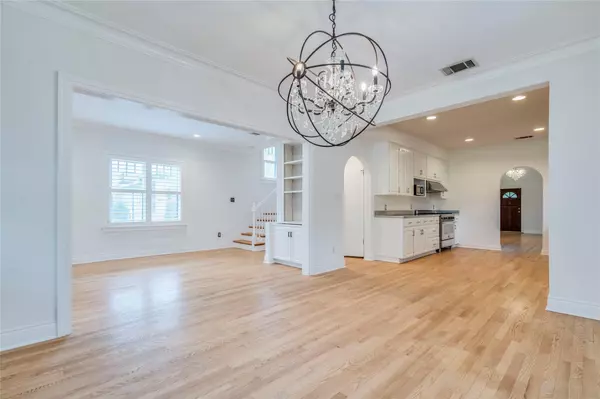 512 E 49th ST #A, Austin, TX 78751