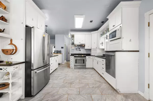 Brenham, TX 77833,1327 Kenney Hall RD