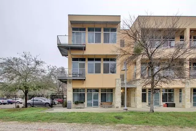 Austin, TX 78702,2401 E 6th ST #68