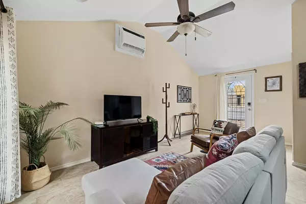 Austin, TX 78702,75 Pedernales ST