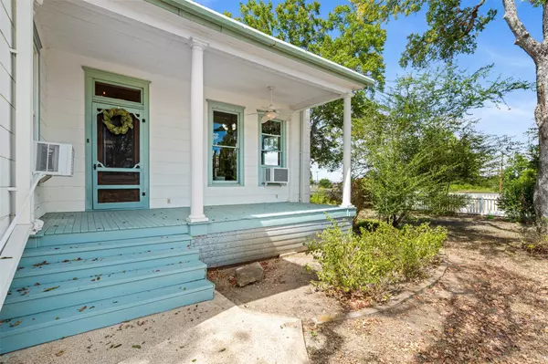 Thorndale, TX 76577,105 Davis DR