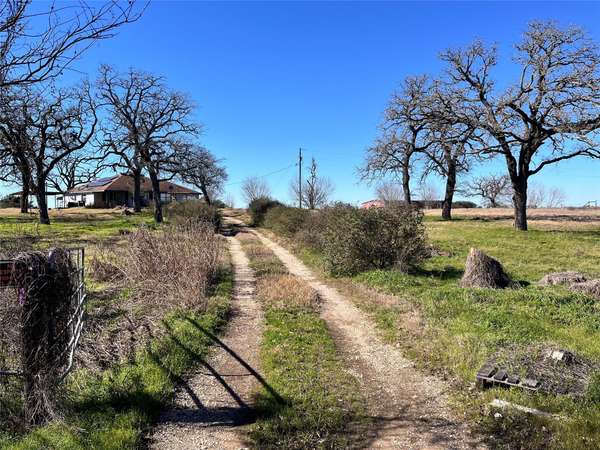 162 Fm 672 RD, Dale, TX 78616