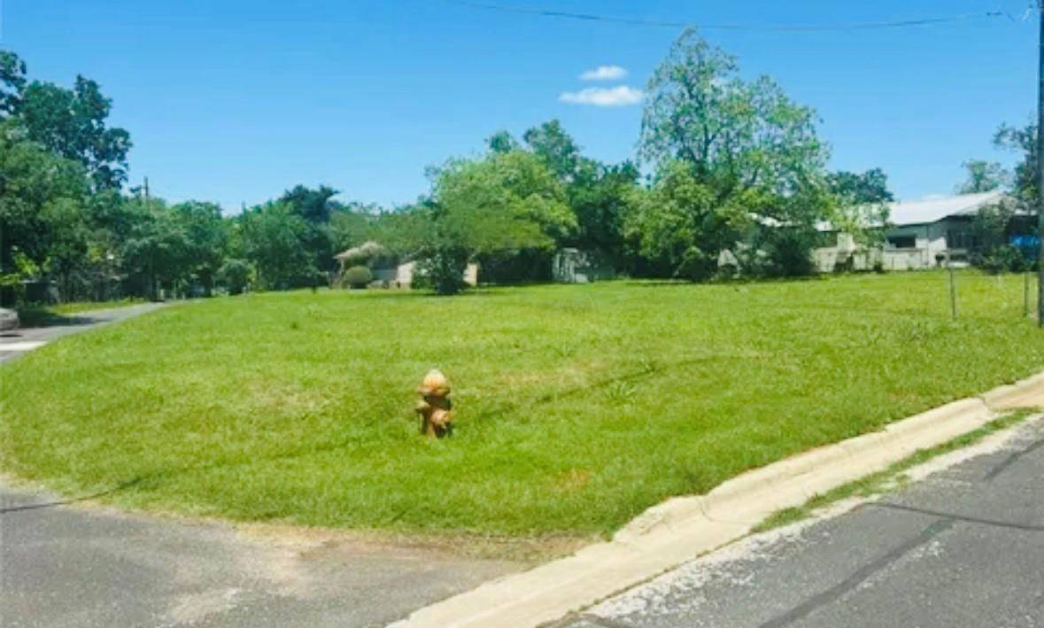 510 W Brenham ST, Elgin, TX 78621