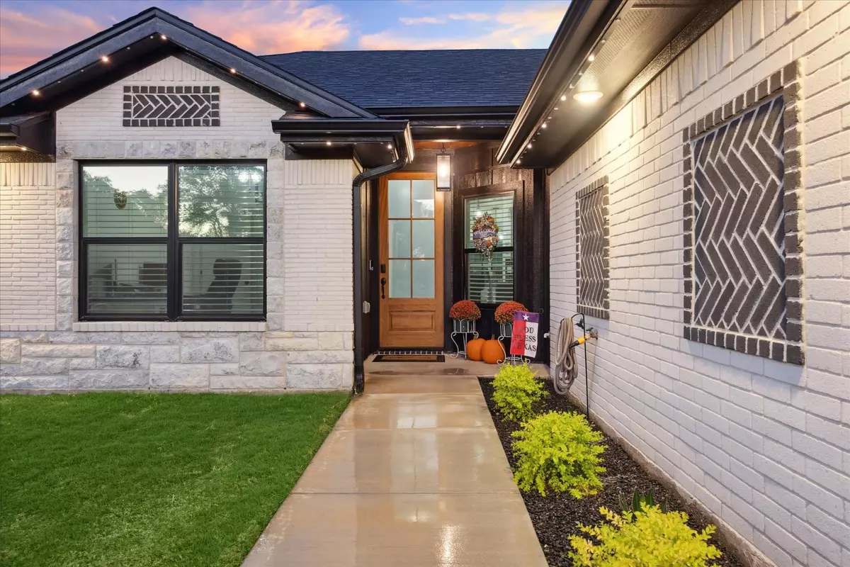 Lampasas, TX 76550,1609 Badger LN