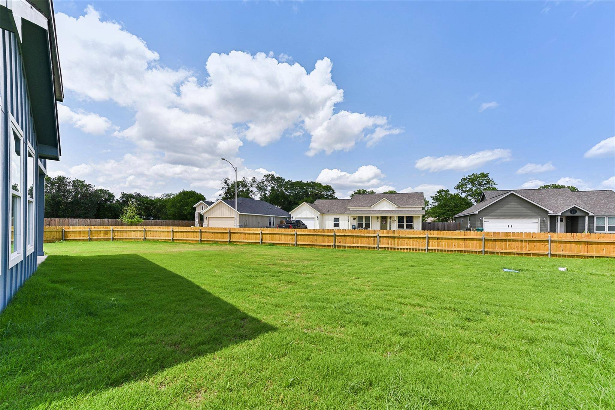 Smithville, TX 78957,112 Callie ST