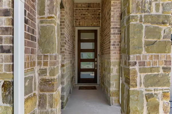 Leander, TX 78641,2016 Bobtail PASS