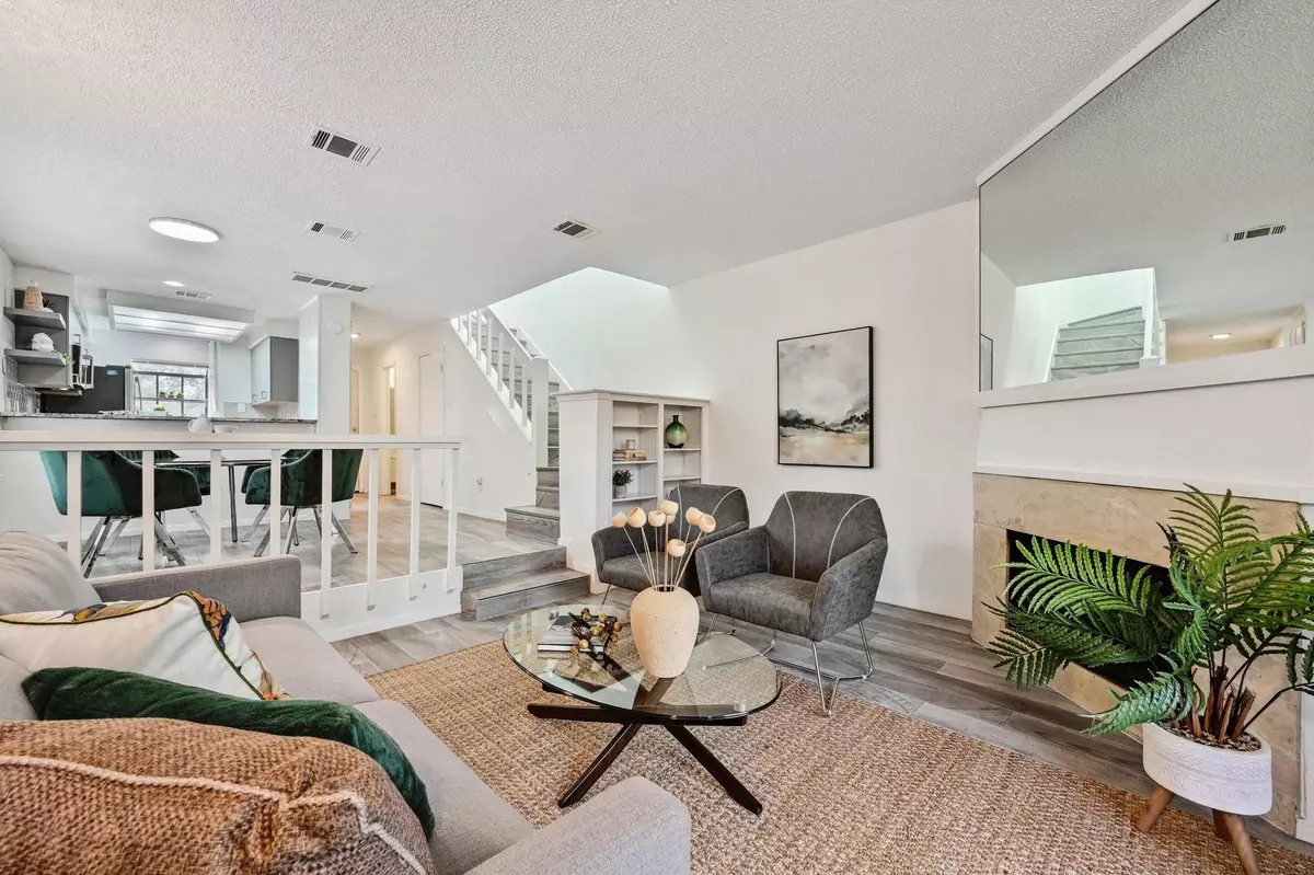 Austin, TX 78746,1804 Capital PKWY #28