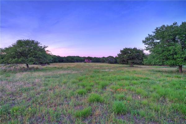 900 Butler Ranch DR, Dripping Springs, TX 78620