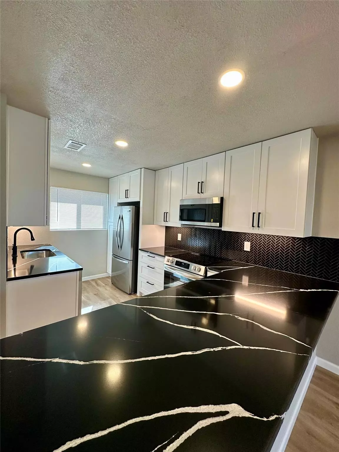 Taylor, TX 76574,202 Dahlberg BLVD #10