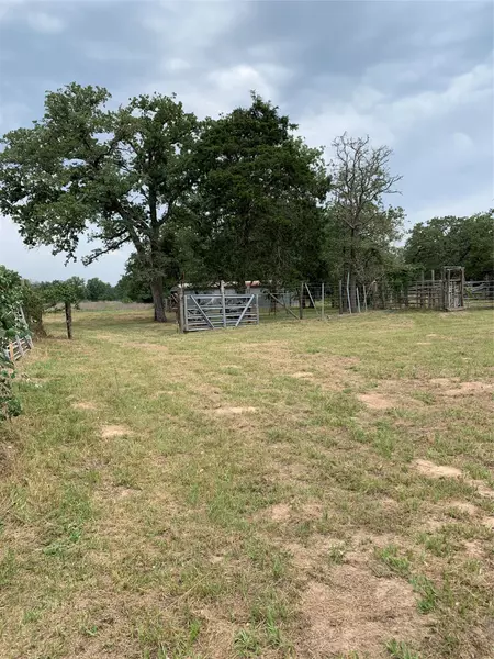 276 Ott RD, Rosanky, TX 78953