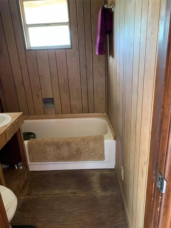 Rosanky, TX 78953,276 Ott RD