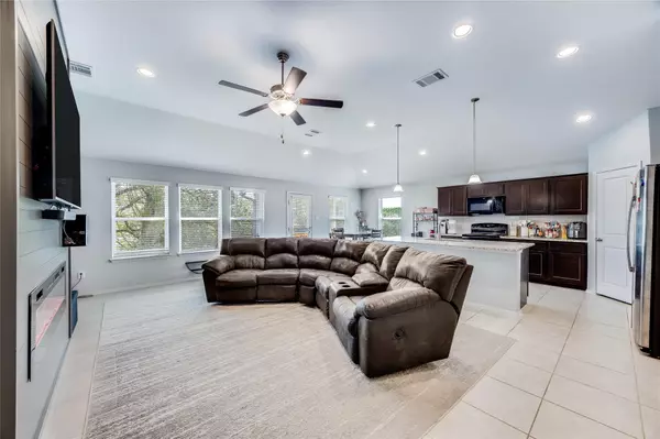 21302 Santa Rosa, Lago Vista, TX 78645