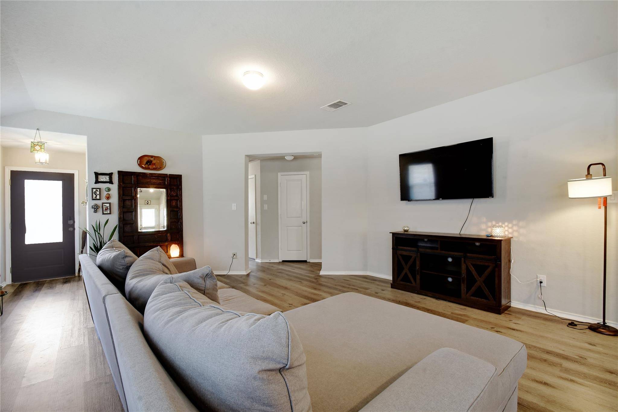San Antonio, TX 78254,8437 Lamus Wheel