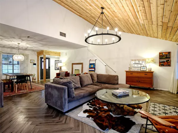 8405 Red Willow DR, Austin, TX 78736