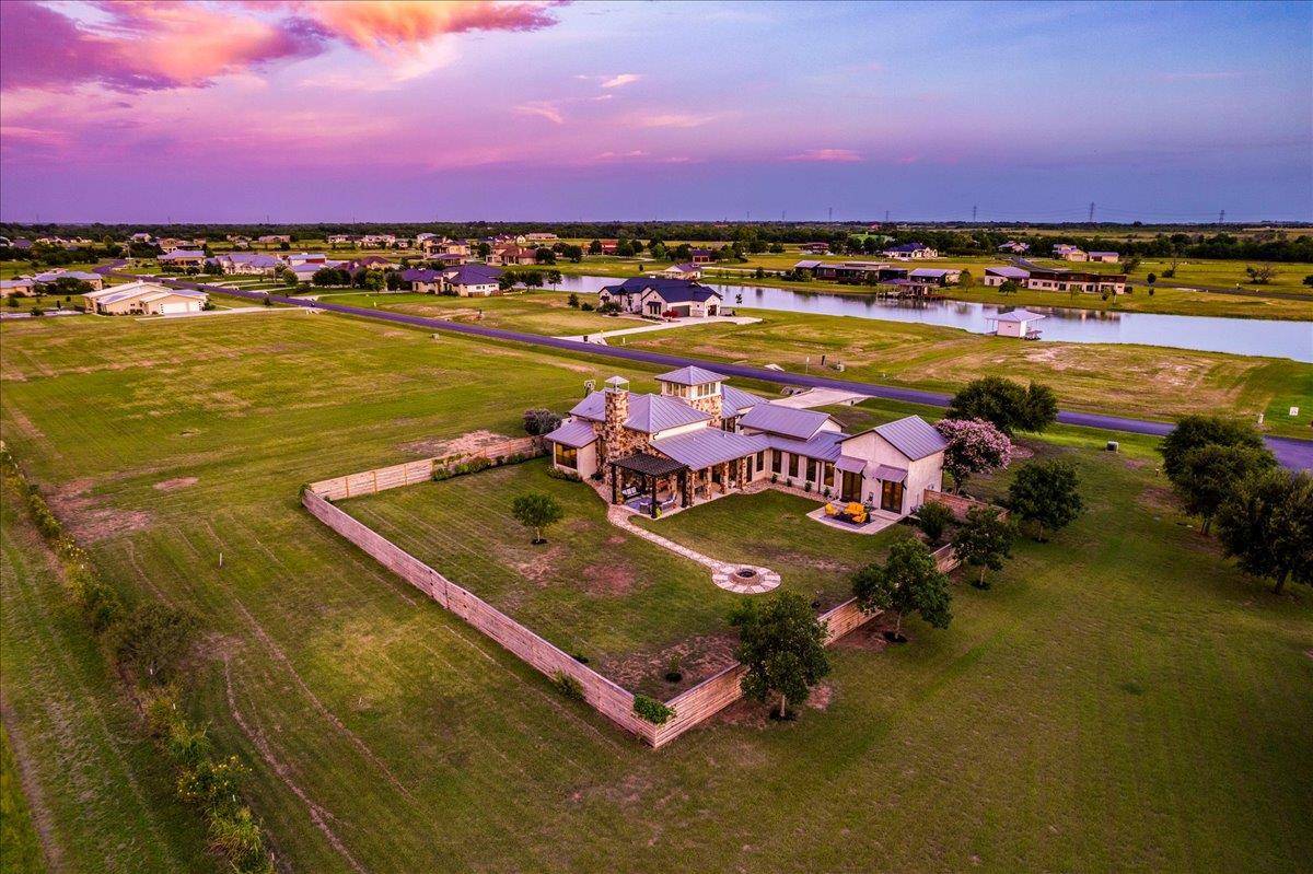 106 River Ranch CIR, Martindale, TX 78655