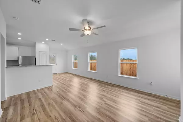 Elgin, TX 78621,18233 Stellers Sea ST